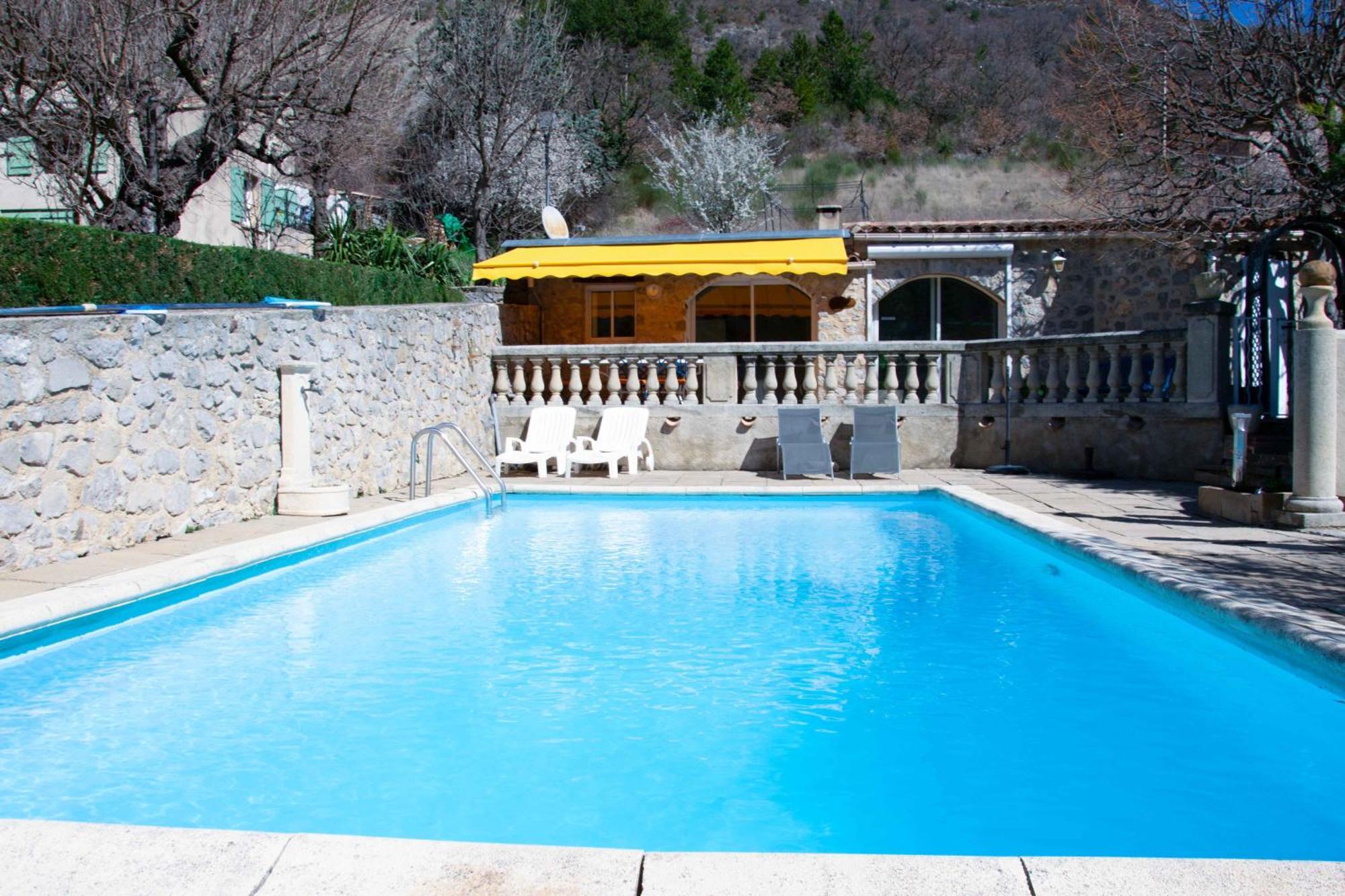 Maison d'hôtes Les Grands Prés des Baronnies à La Roche-sur-le-Buis Extérieur photo